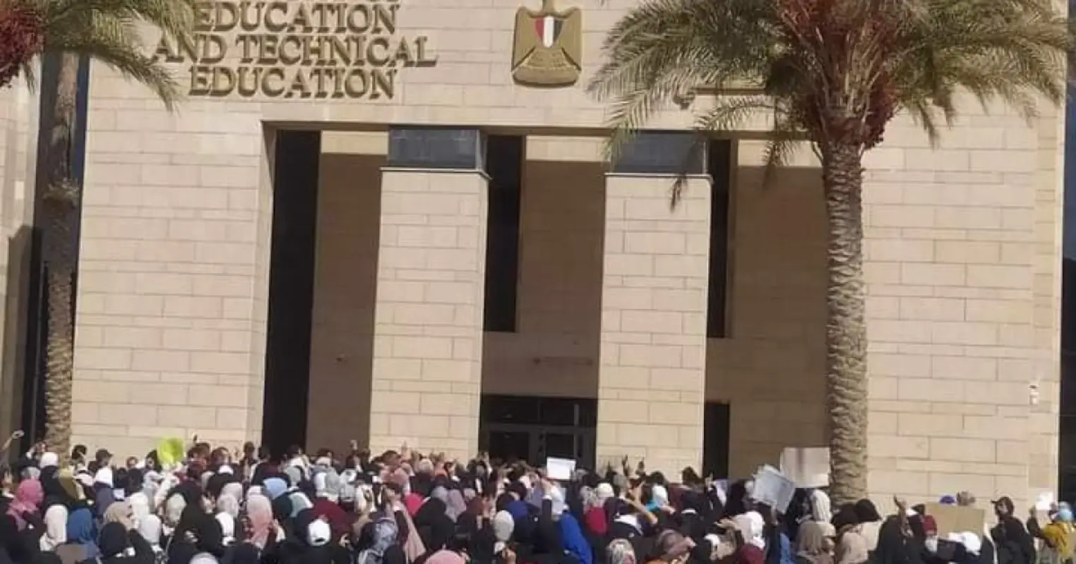 معايير التوظيف جدل الوزن والكفاءة في اختيار الأئمة والمعلمين