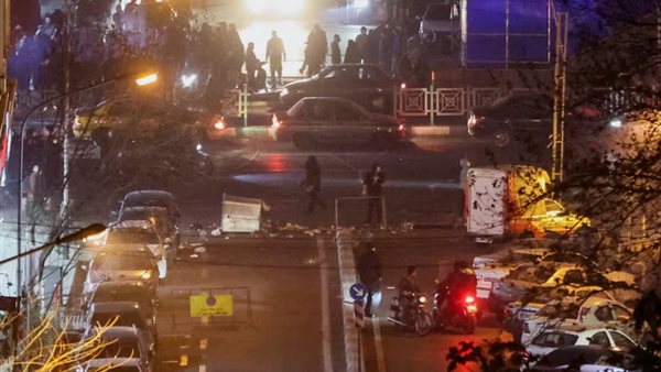 «الشرارة الكبرى» الاقتصاد المنهار وقود الانتفاضة الإيرانية خفايا المشهد