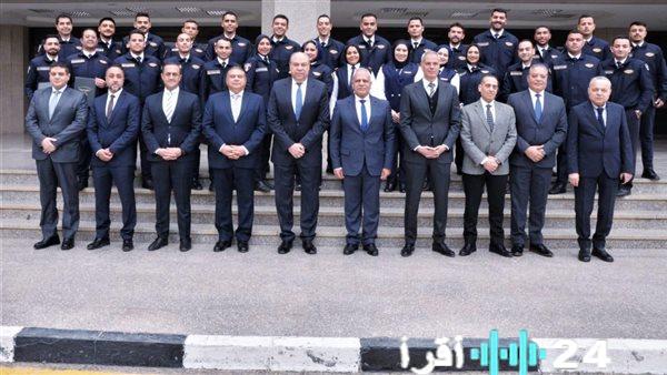 وزير الطيران المدني يرعى تخريج دفعة جديدة من البرنامج المتكامل لمعلومات الطيران بكلية المراقبة الجوية