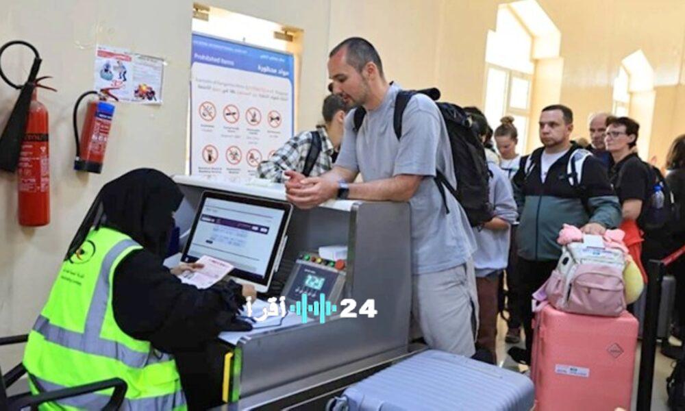 الجوازات السعودية تفتح آفاقًا جديدة لسياح سقطرى عبر مطار جدة الدولي