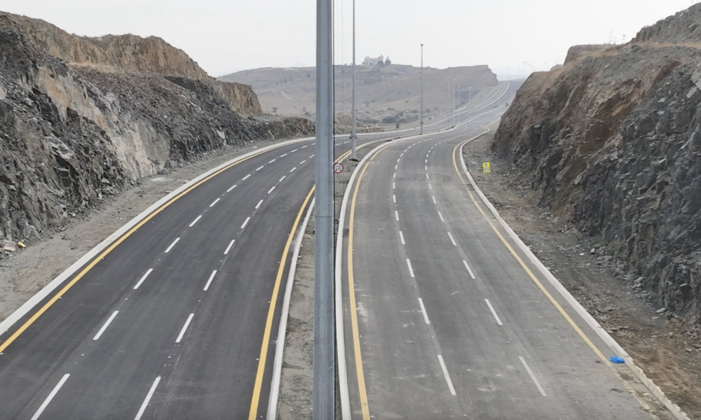 عسير تتقدم 25% في إنجاز طريق مرحبا ألف، شريانها التنموي الجديد
