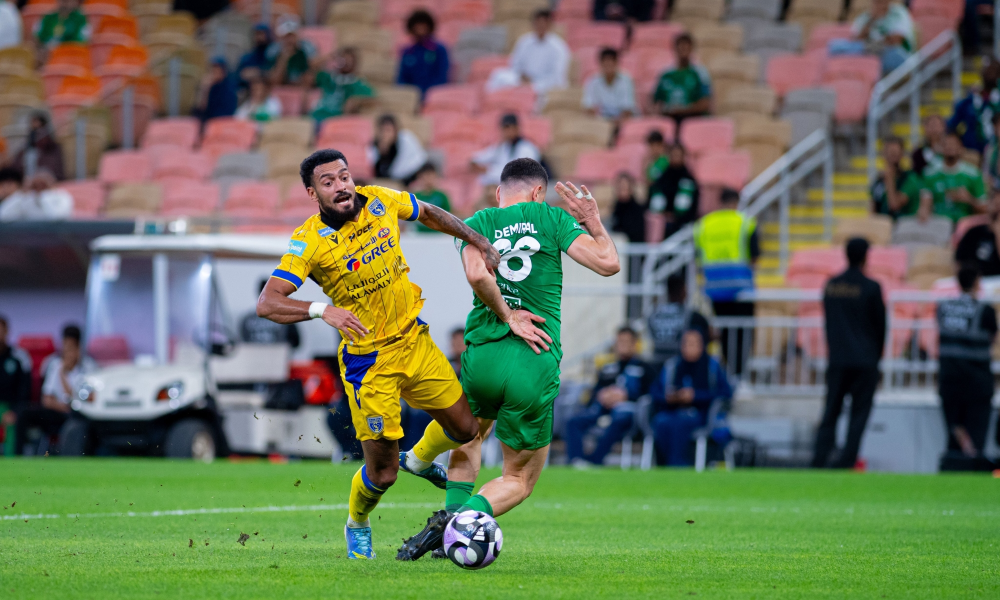 التعاون يفتح النار على التحكيم بدوري روشن السعودي