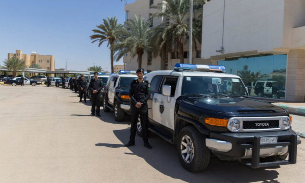 شرطة تبوك تكشف شبكة دعارة واتجار بالبشر وتضبط 6 وافدين