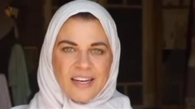 منى هلا تدعم شخصيتها بالحجاب في مسلسل بطل العالم