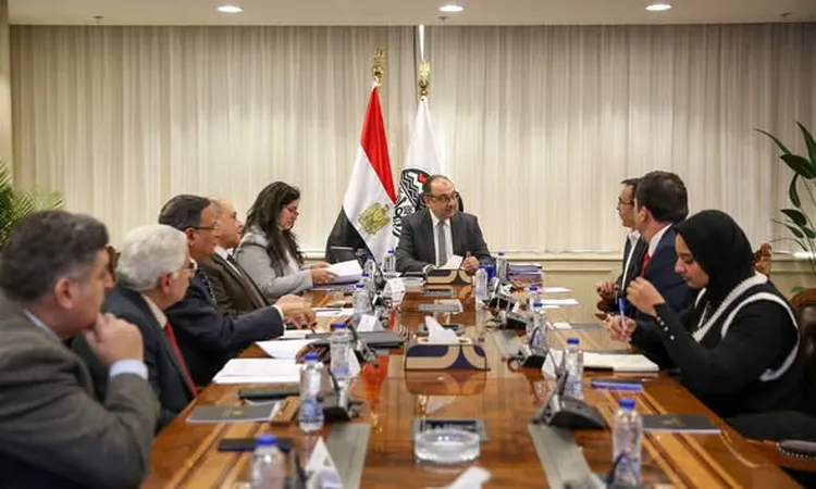 «فرص تعاون جديدة في صناعة الملابس» وزير قطاع الأعمال يجتمع مع مستثمرين أتراك للاستثمار في القطاع