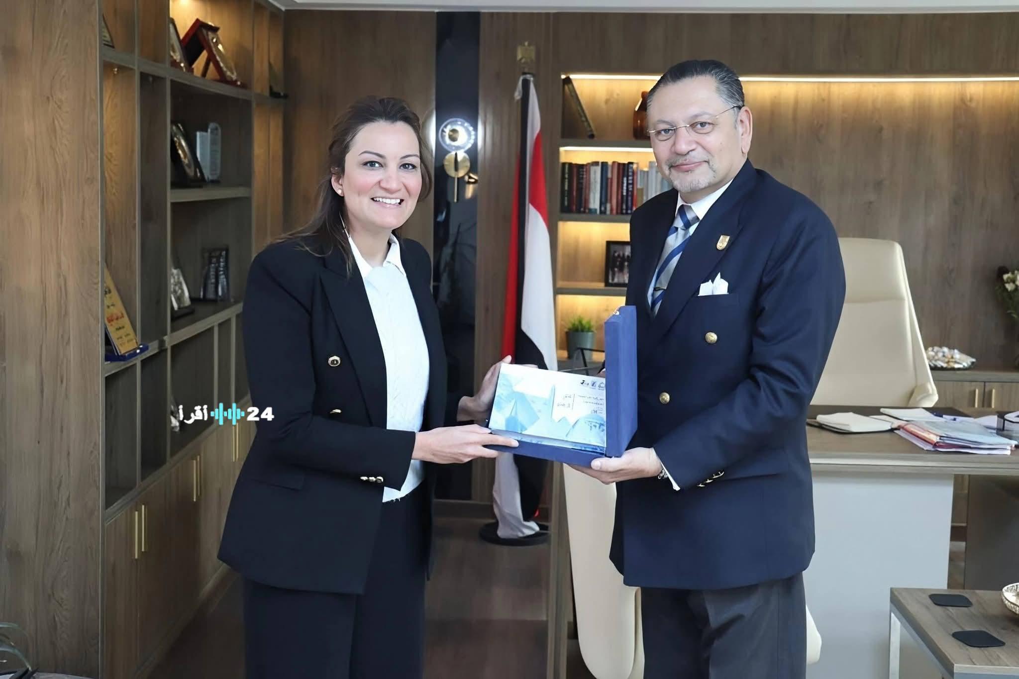 «رؤية مستقبلية وشراكة فاعلة» نائب محافظ الجيزة تطلق ملامح هوية بصرية جديدة وتُعزز آفاق التعاون الاستراتيجي مع جامعة القاهرة لخدمة أهداف التنمية