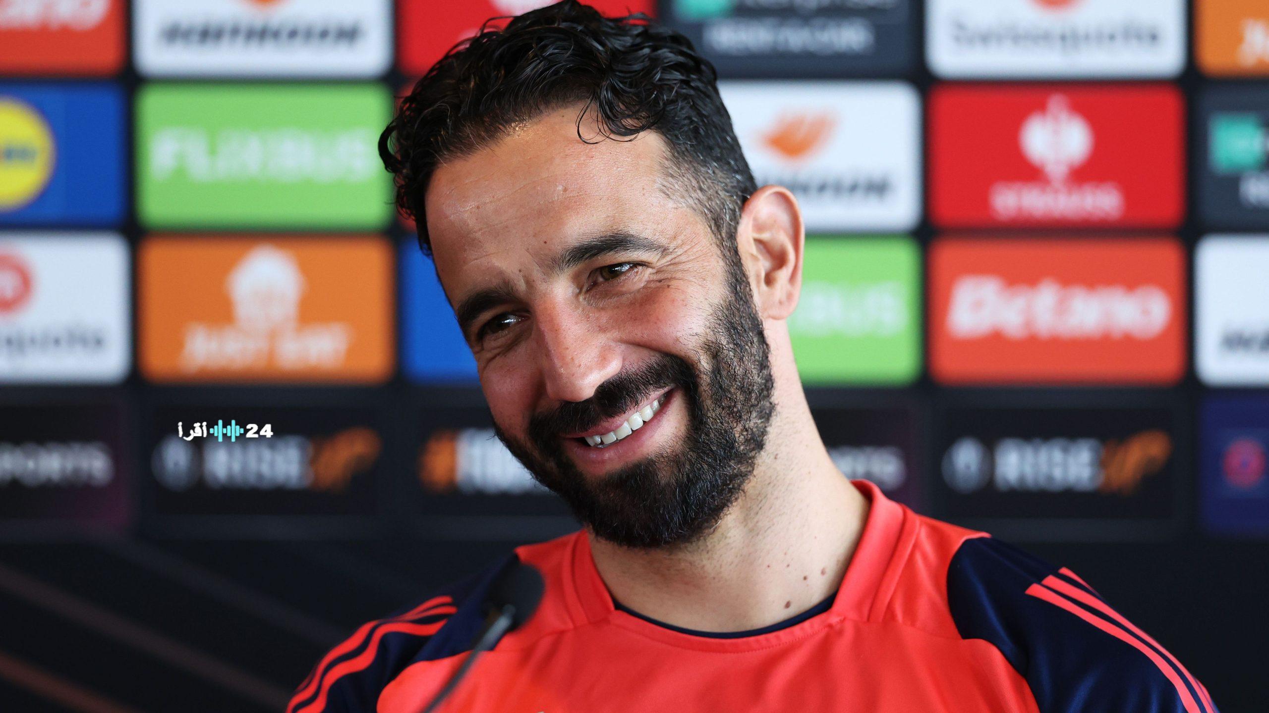 مانشستر يونايتد يستهدف مدربًا من دوري روشن السعودي والرد يأتي مباشرًا