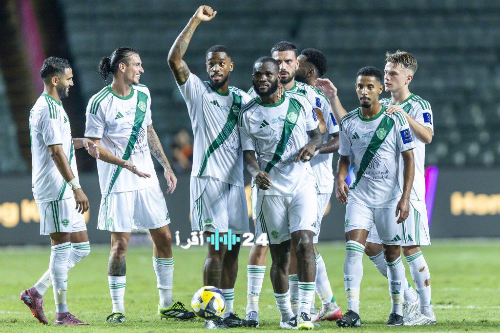 دليل شامل للقنوات الناقلة لمباراة الأهلي ضد الأخدود بالجولة 14 في الدوري السعودي 2025/2026