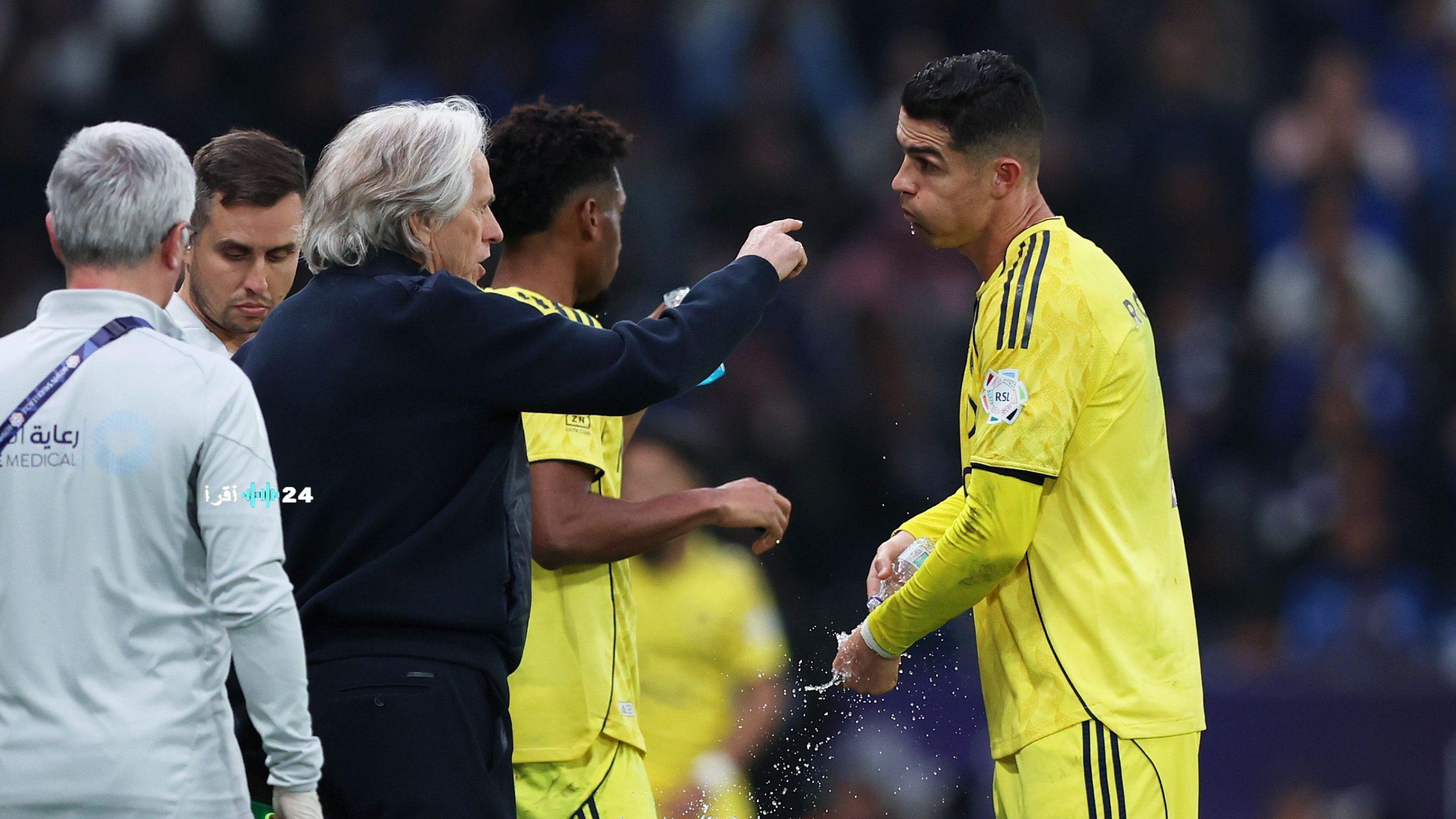 الدعيع يتساءل لماذا استمر رونالدو بعد الطردالدعيع في حيرة من استمرار رونالدو عقب البطاقة الحمراءالدعيع يجهل سبب بقاء رونالدو وتصرفه بعد الطردالدعيع يستنكر استمرار رونالدو بالملعب بعد قرار الطرد