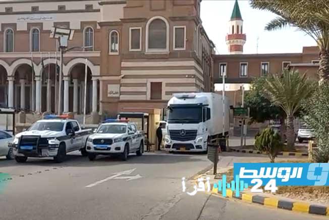 «دعم عاجل للسيولة» المصرف المركزي يوجه 100 مليون دينار لغريان و20 مليونًا أخرى لأوباري لتعزيز الاستقرار المالي