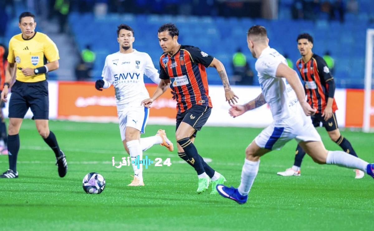 الرياض يكبح جماح الهلال ويعيد صراع القمة اشتعاله في دوري روشن