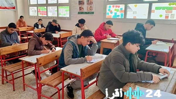 طلاب الإعدادية في الجيزة يستعدون لخوض امتحانات اللغة الأجنبية وكمبيوتر غدًا