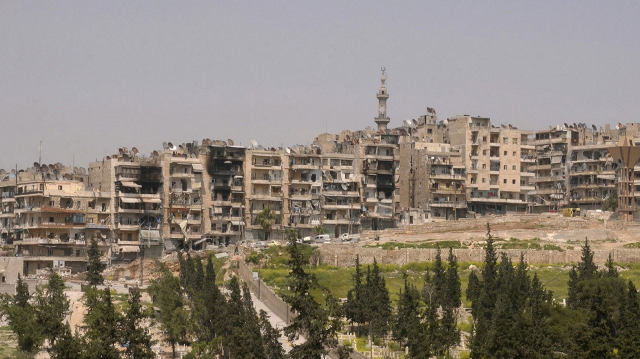 «قرار جديد يشعل التوترات الأمنية في قلب حلب» الجيش السوري يفرض “منطقة عسكرية مغلقة” في حي الشيخ مقصود