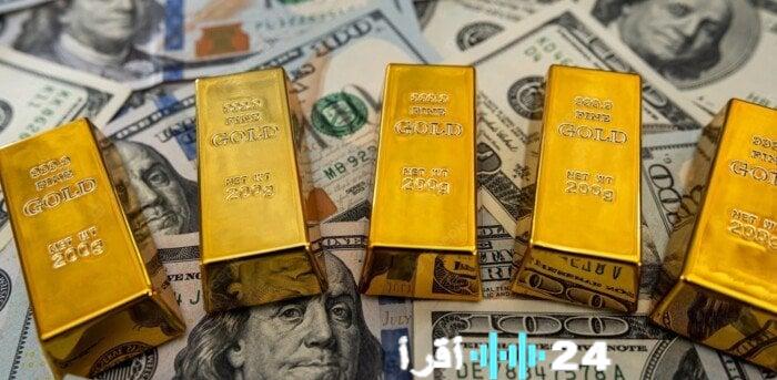 الدولار يتألق والذهب يهوي بقوة في تعاملات الأسبوع