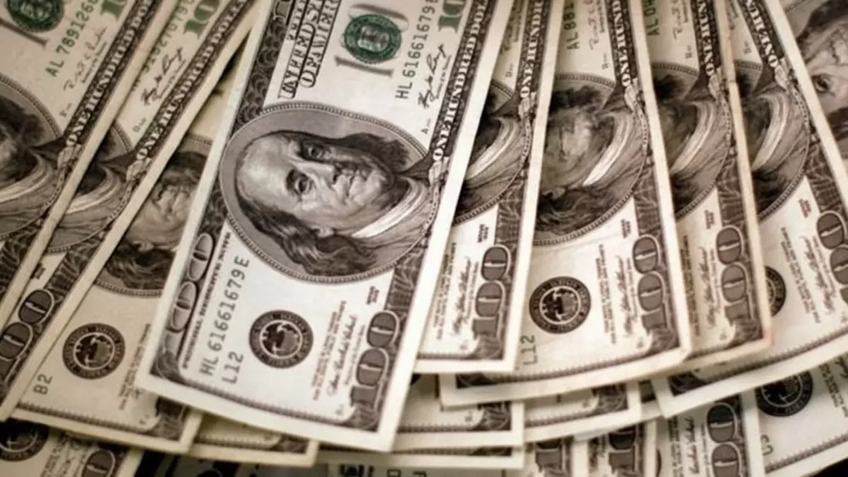 الدولار يواصل استقراره تحت 48 جنيهاً.. البنوك المصرية تعلن الأسعار الرسمية اليوم