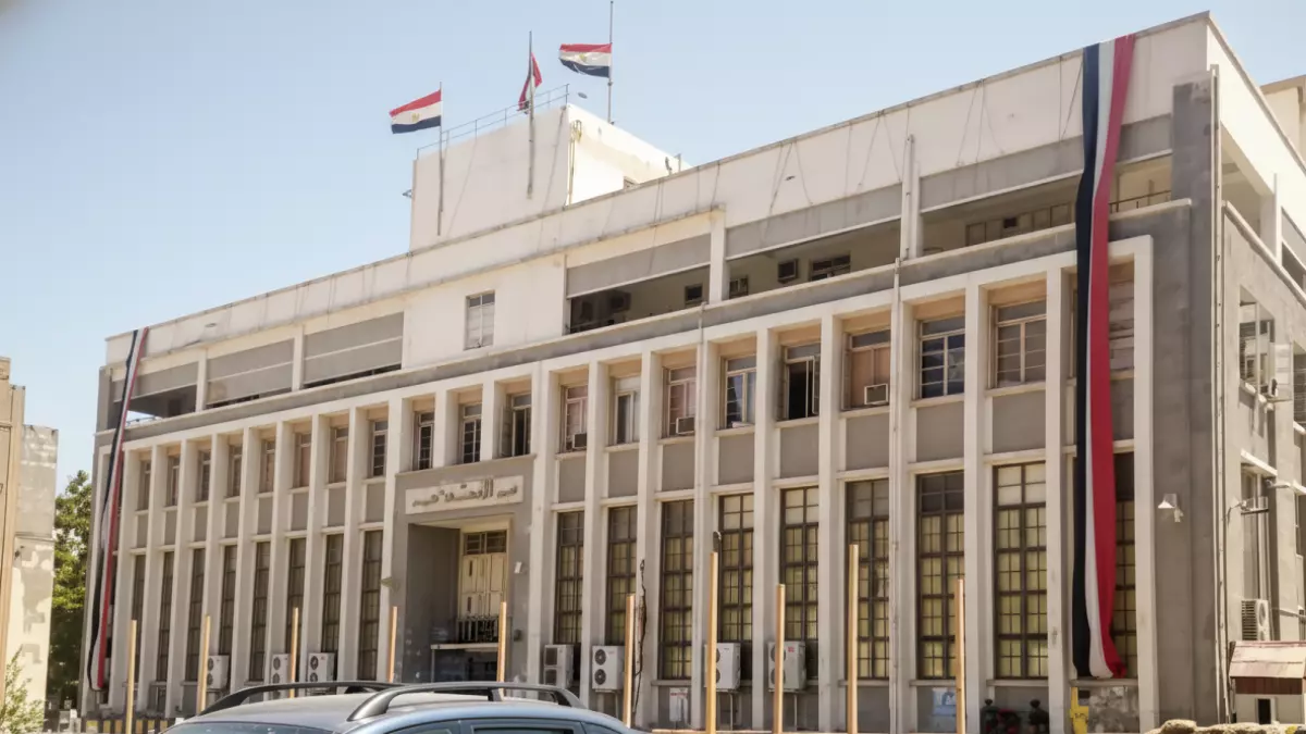 «واقع اقتصادي مأساوي» انهيار مصرفي يشل الحركة في ثلاث محافظات بالجنوب والبنك المركزي يتجاهل النداءات!