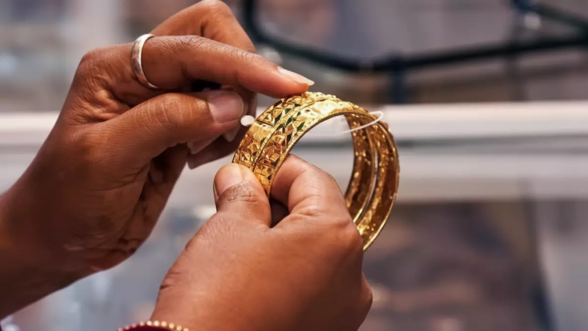 قفز تاريخي في أسعار الذهب بمصر حيث وصل عيار 21 إلى 6730 جنيهاً والجنيه الذهب يتخطى 53 ألف جنيه