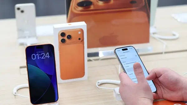 «شكاوى آيفون 17 برو تتصاعد» مستخدمو آيفون 17 برو يكتشفون ظاهرة مزعجة أثناء الشحن: هل هو خلل برمجي أم عيب مصنعي؟