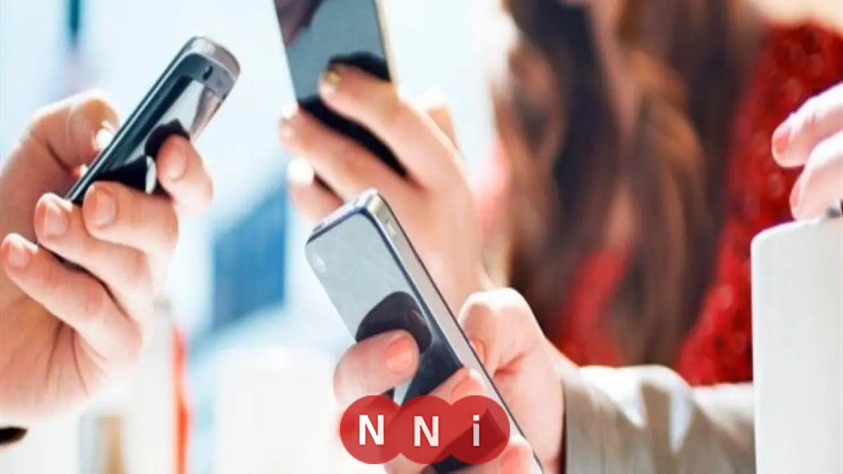 مصطفى بكري يشن هجومًا على رسوم الهواتف المستوردة ومتحدث الاتصالات يفند رسميًا الموقف