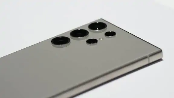 سامسونج جالكسي S25 الترا يعيد صياغة الأندرويد تحدي الهواتف الرائدة في 2026