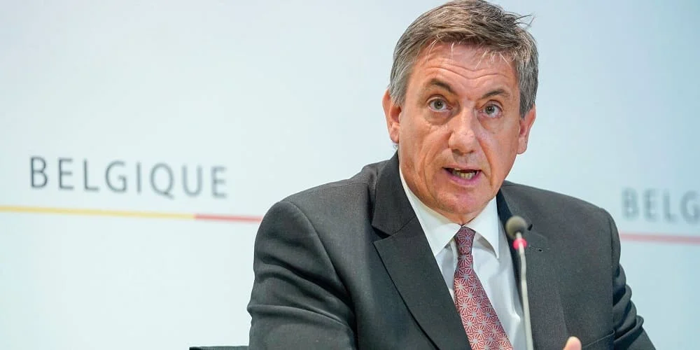 جامبون يتعهد بتصحيح الخطأ الذي أدى إلى فقدان 500 يورو ويضمن حماية معاشات آلاف البلجيكيين