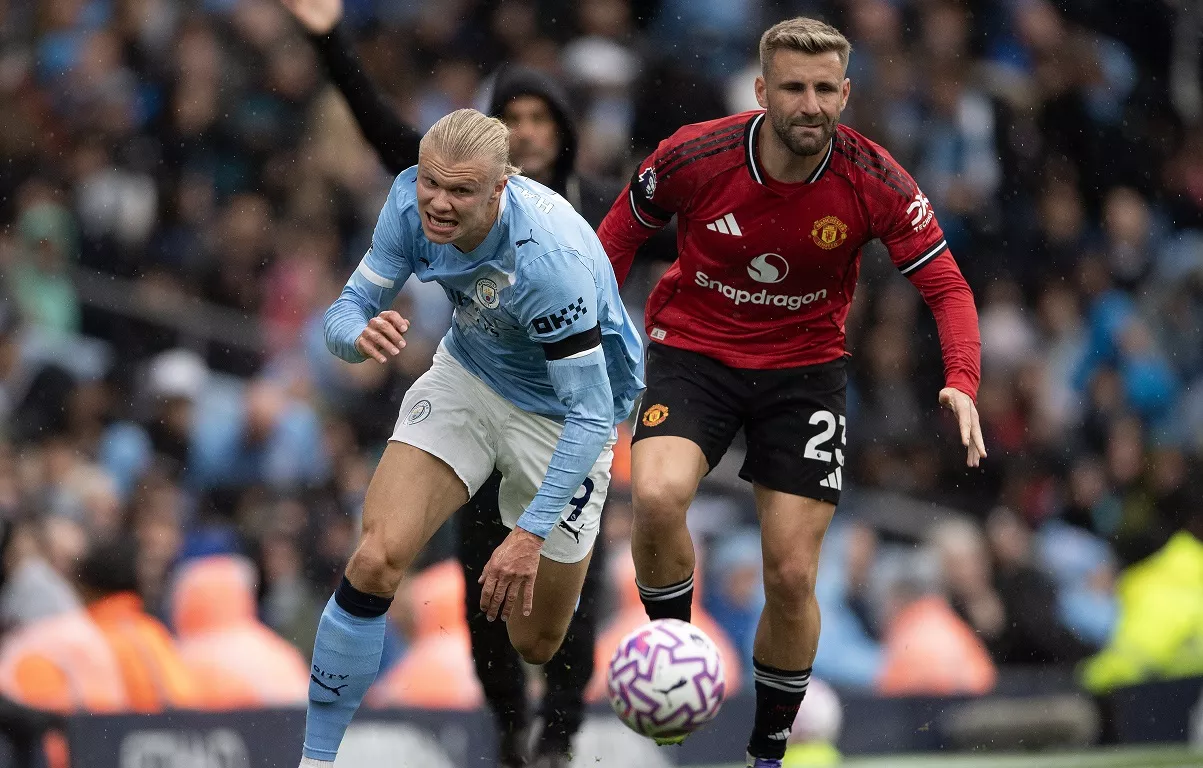 موعد مباراة ديربي مانشستر بين يونايتد وسيتي في الدوري الإنجليزي 2025