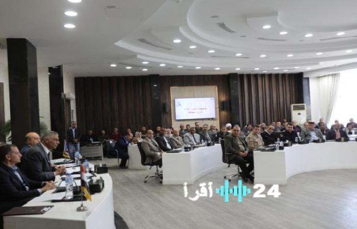 محافظ أسوان يطالب بتعزيز الرقابة على الأسواق للحد من ارتفاع الأسعار وحماية المستهلكين