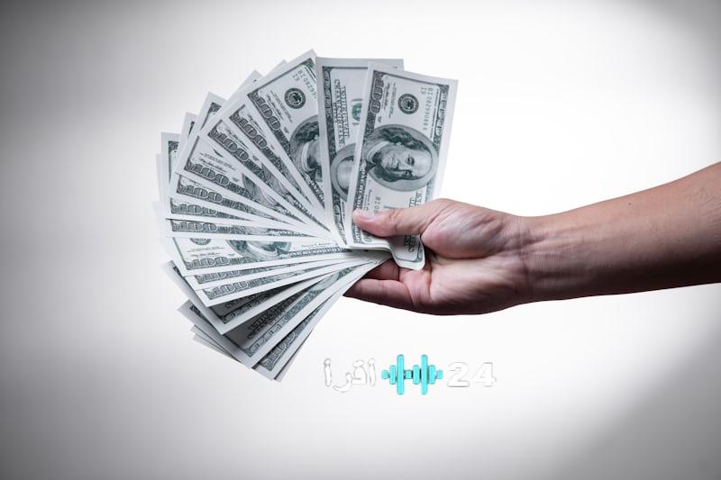 «تابعوا حركة سعر الدولار اليوم في جميع البنوك: هل الوقت مناسب للشراء أم للبيع؟»