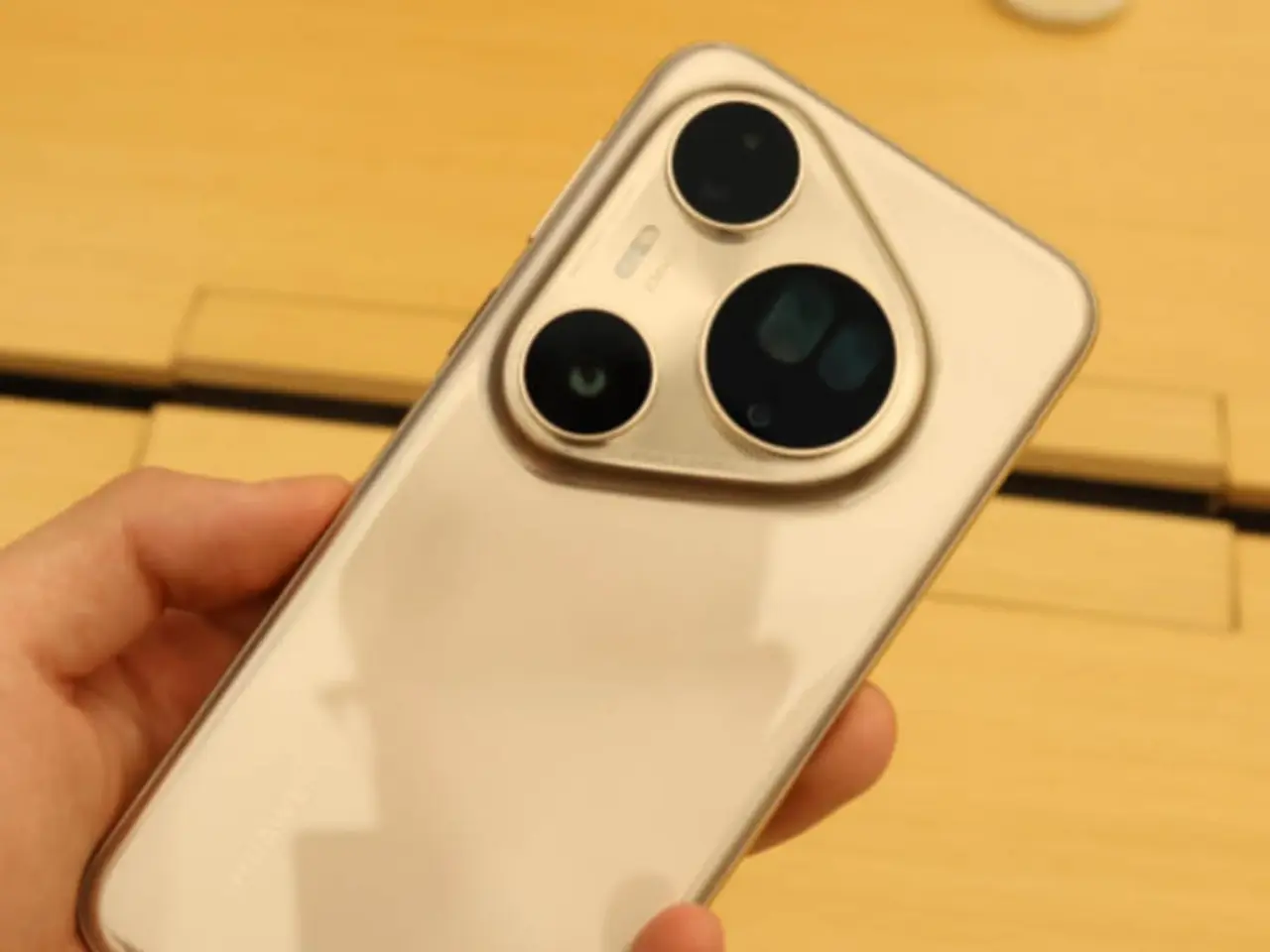 «قفزة عملاقة في عالم الهواتف الذكية!» هواوي Pura 90 يستعد لإبهار الأسواق بذاكرة وصول عشوائي (RAM) غير مسبوقة تبلغ 20 جيجابايت، محددًا معيارًا جديدًا للقوة