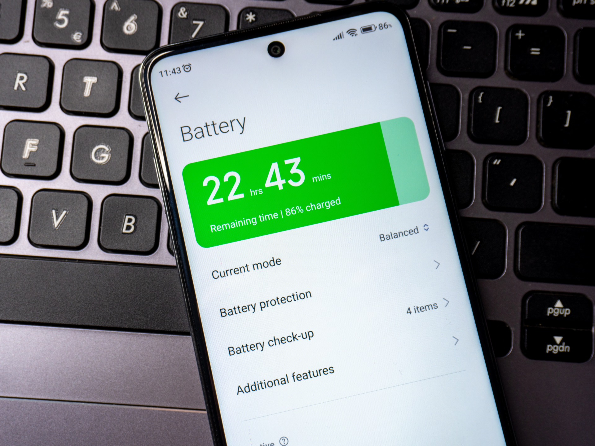 «وداعاً لمعاناة الشحن اليومي» 5 تقنيات ثورية ترسم مستقبل بطاريات الهواتف المحمولة وتعد بأداء فائق الاستدامة
