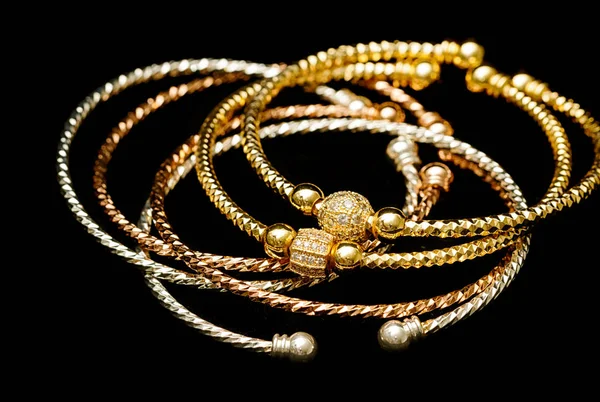 ارتفاع سعر الذهب في مصر 25 جنيهاً للجرام الثلاثاء 20 يناير 2026