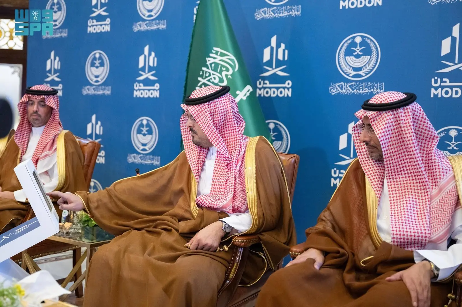 نائب أمير مكة المكرمة يدشن 17 مشروعًا نوعيًا لتعزيز النهضة الصناعية بالمنطقة