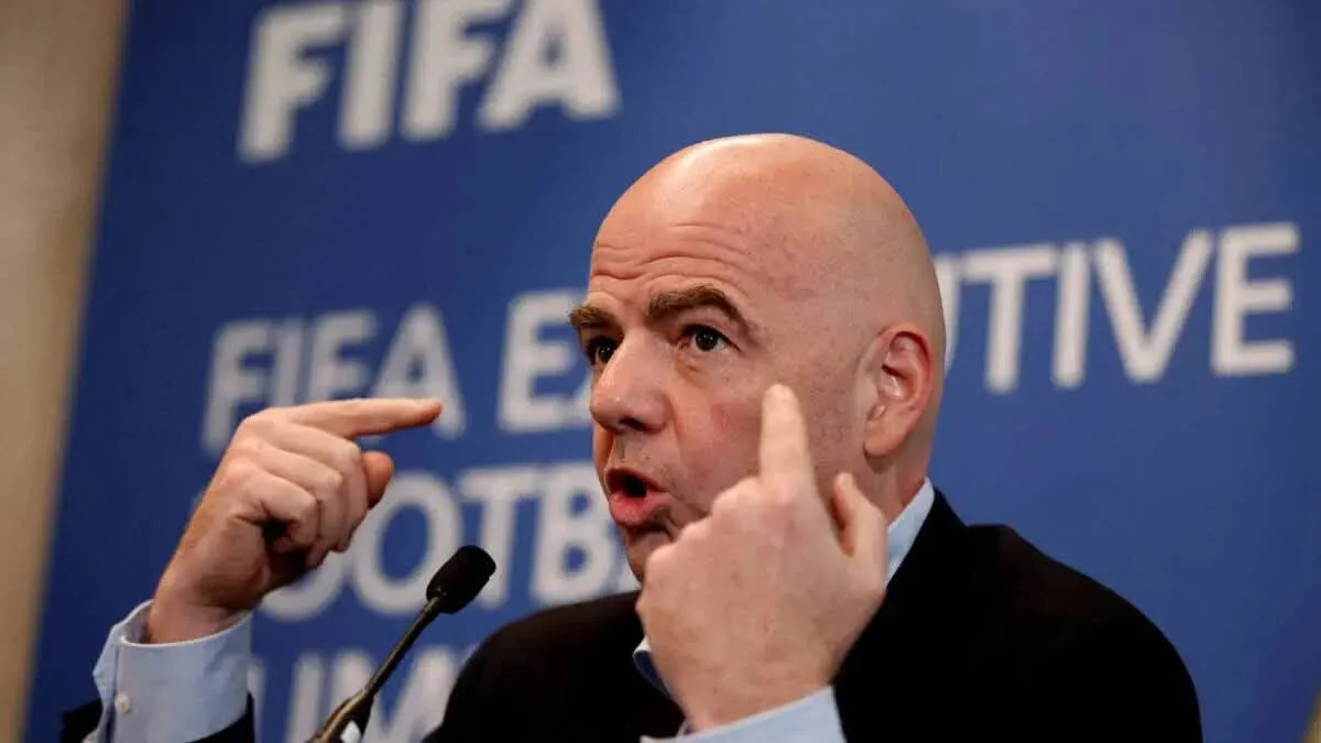 رئيس الاتحاد الدولي يعبّر عن إدانته القوية لأحداث مباراة المغرب والسنغال