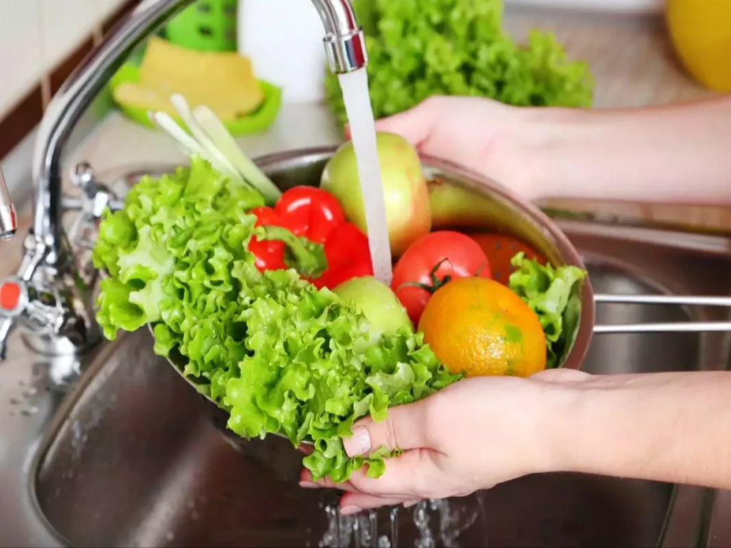 طبيبة تنبه من مرض خطر يمكن أن ينتشر عبر الخضار