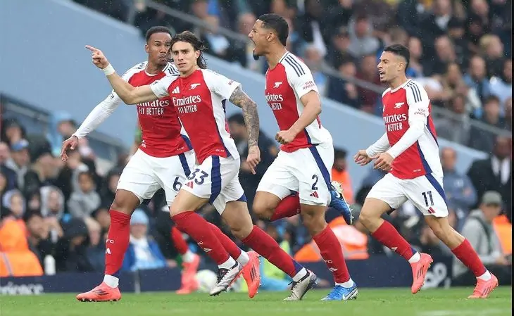 «مباراة مجنونة» أرسنال يخطف فوزًا مثيرًا أمام بورنموث ويحافظ على صدارة الدوري الإنجليزي