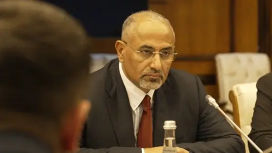 مجلس القيادة اليمني يقرر إقالة عيدروس الزبيدي بتهمة الخيانة العظمى ويحول قضيته إلى النائب العام