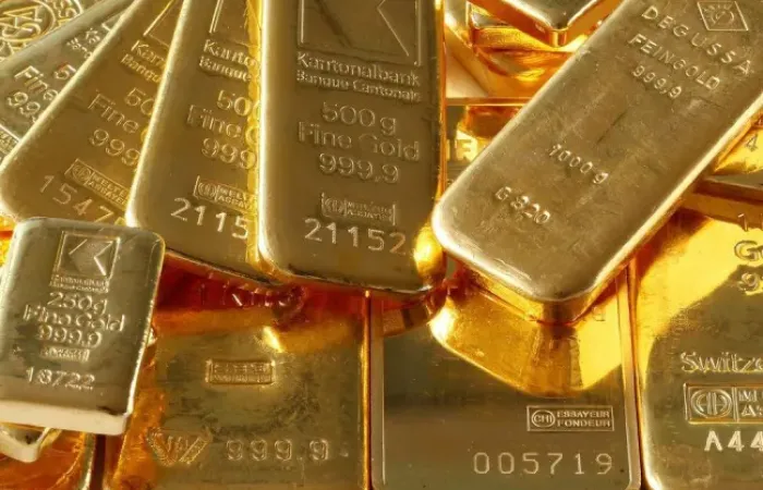 الذهب يحقق قمة تاريخية جديدة ويواصل الصعود القياسي