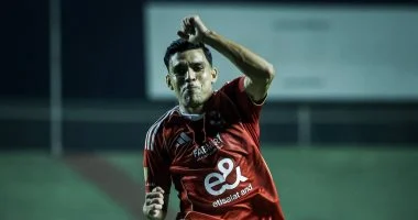 شرقي يستأنف تدريبات الأهلي غداً بعد تعافيه من إصابة الخلفية