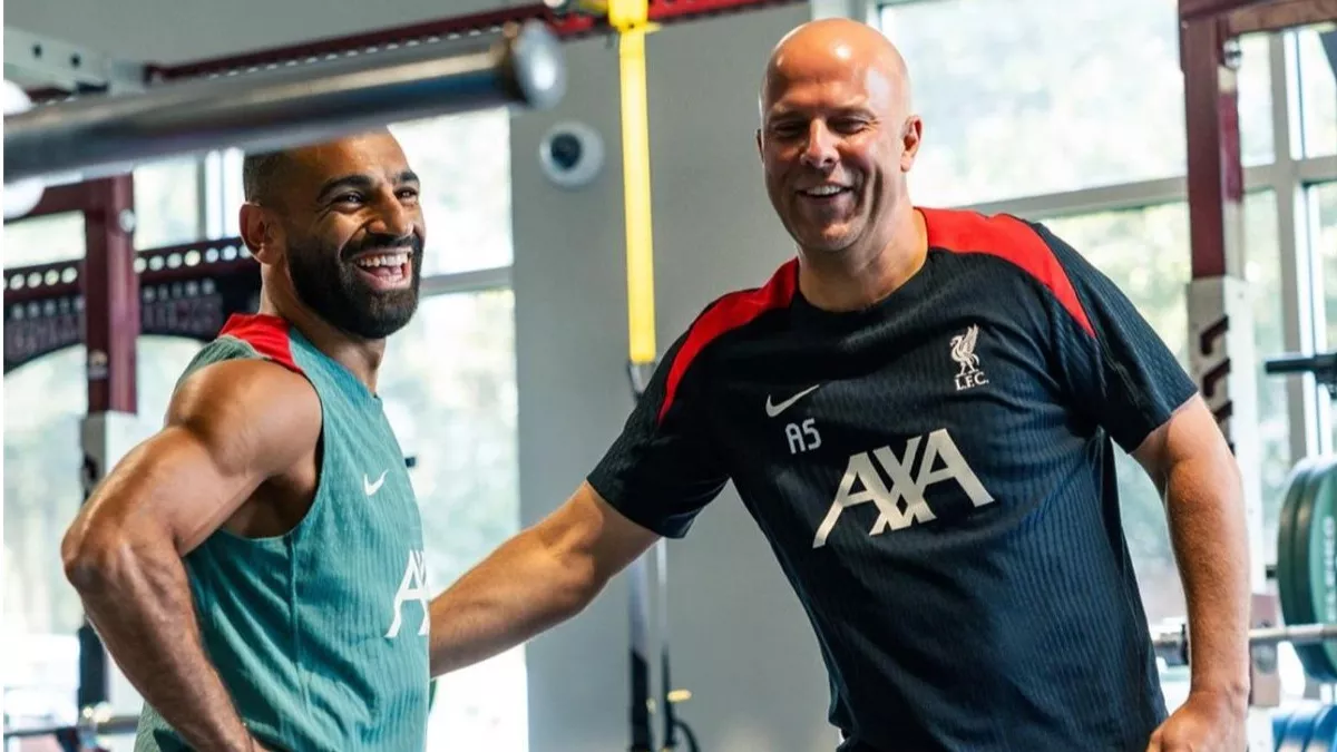 قرار صادم من أرني سلوت يحسم مصير محمد صلاح في ليفربول