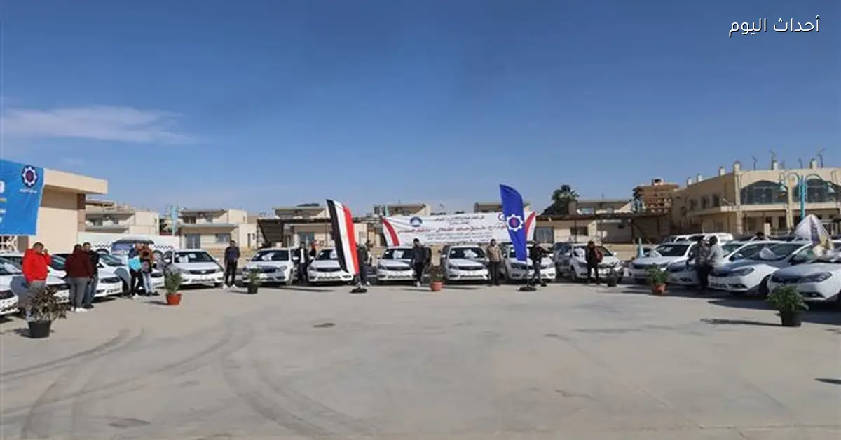 «محافظ السويس يعلن توزيع الدفعة الرابعة من سيارات التاكسي الجديدة»