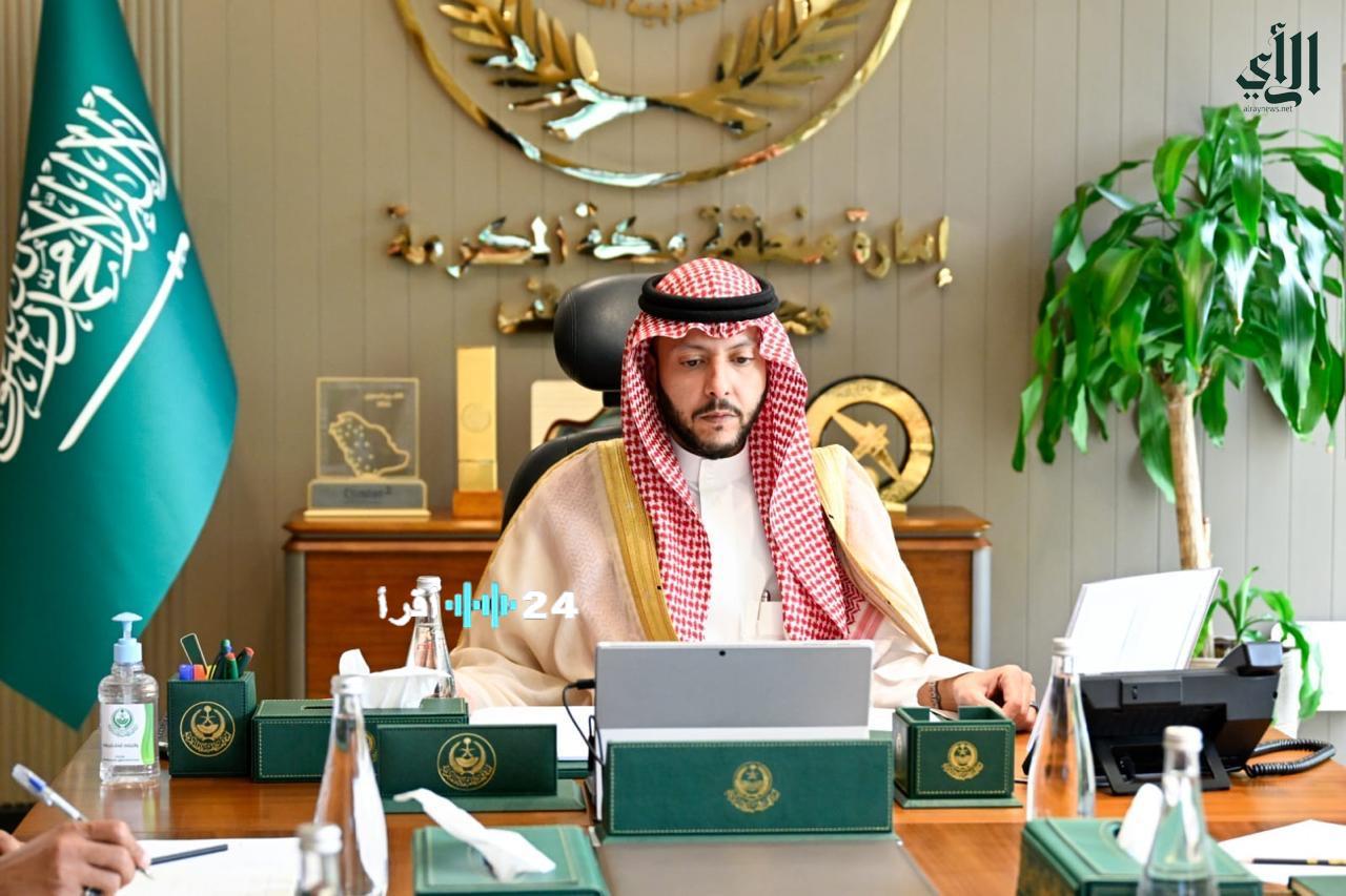 محافظ الطائف يعرض إنجازات إدارة المرور في تعزيز سلامة الطرق