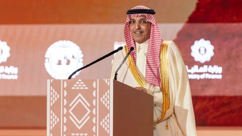 «هيمنة العملة الأمريكية تواصل فرض سطوتها على الاقتصاد العالمي»