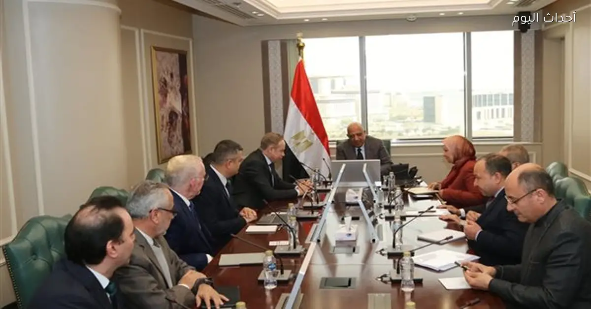 «تعزيز شراكة الطاقة» وزير الكهرباء يلتقي نظيره من أكوا باور السعودية لتعزيز التعاون في المشاريع الكهربائية