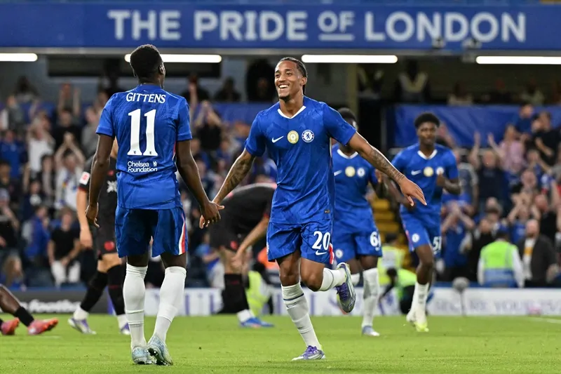 «سيطرة زرقاء» تشيلسي يفرض هيمنته على برينتفورد في الشوط الأول من الدوري الإنجليزي