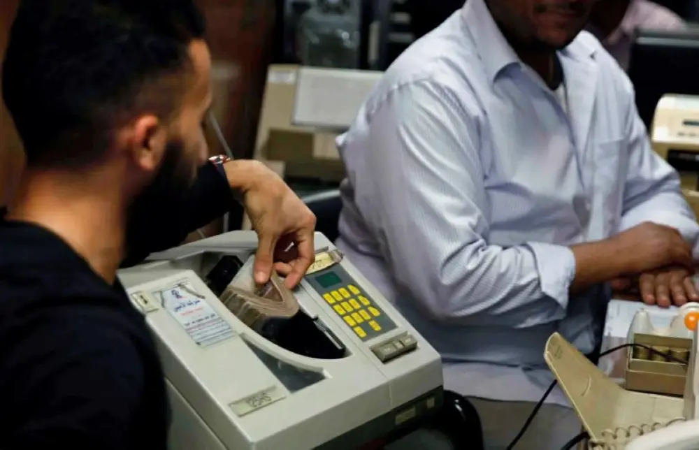 أسعار الدولار والجنيه اليوم تترقب قرار المركزي المصيري