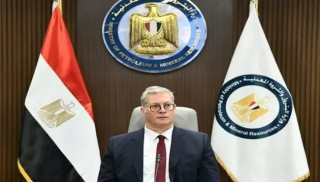 «تحقيقات جديدة في قطاع البترول» وزير البترول يكلف مديري عمليات جدد لتعزيز الأداء في القطاع