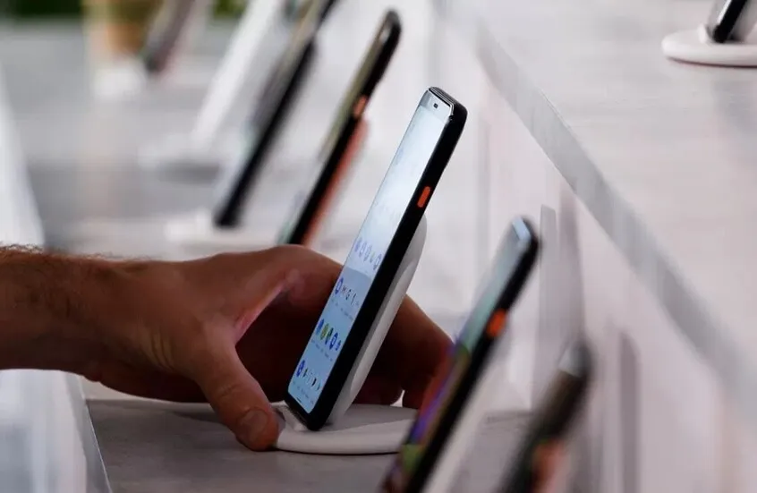 ارتفاع أسعار الهواتف الذكية يفاقم الضغوط الاقتصادية على المصريين