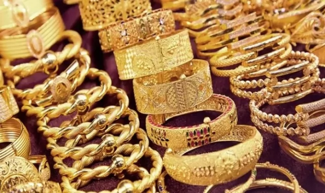 «أسعار الذهب تشهد تحديثًا جديدًا» تحديث لحظي.. أسعار الذهب اليوم الأربعاء: عيار 18 يصل إلى 5764 جنيهًا