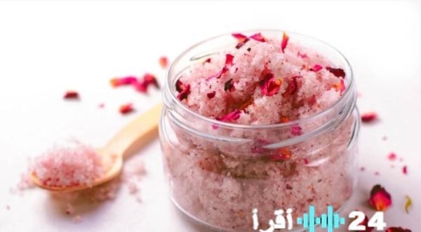 «اكتشفي سر التألق» سر الإشراق بين يديك: سكراب السكر يمنحك بشرة ناعمة ومشرقة تخطف الأنظار