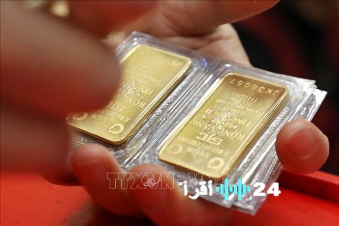 الذهب يواصل التراجع ويفقد 5 ملايين دونغ للأونصة